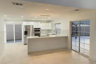 17324 NW 63rd Ave, Hialeah, FL 33015 - Photo 19