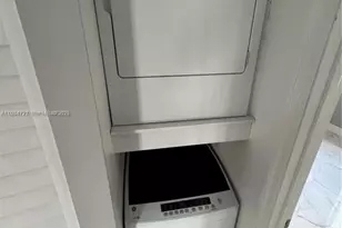 511 NW 82nd Ave, Miami, FL 33126 - Photo 9