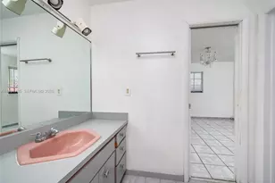 201 NW 34th Ave, Miami, FL 33125 - Photo 21