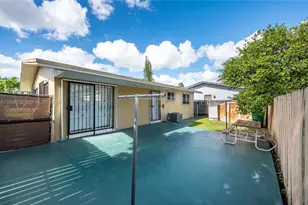 201 NW 34th Ave, Miami, FL 33125 - Photo 25