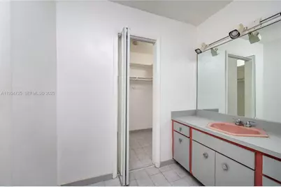 201 NW 34th Ave #201, Miami, FL 33125 - Photo 19