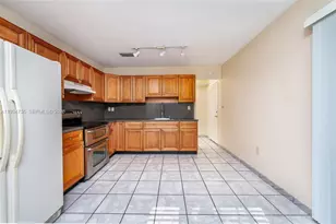 201 NW 34th Ave, Miami, FL 33125 - Photo 9