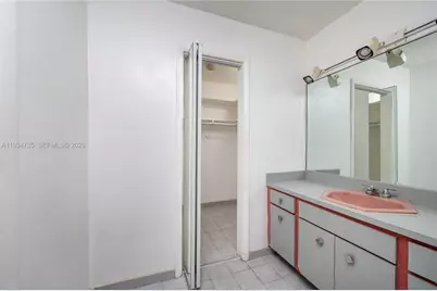 201 NW 34th Ave #201, Miami, FL 33125 - Photo 19