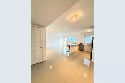 8035 Crespi Blvd #13, Miami Beach, FL 33141 - Photo 7