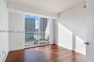 41 SE 5th St, Miami, FL 33131 - Photo 9