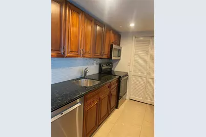 120 Lakeview Dr #314, Weston, FL 33326 - Photo 7