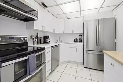 5601 Collins Ave #915, Miami Beach, FL 33140 - Photo 15