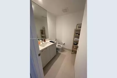 45 SW 9th St #3210, Miami, FL 33130 - Photo 7