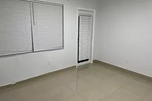 2072 NE 169th St, North Miami Beach, FL 33162 - Photo 9