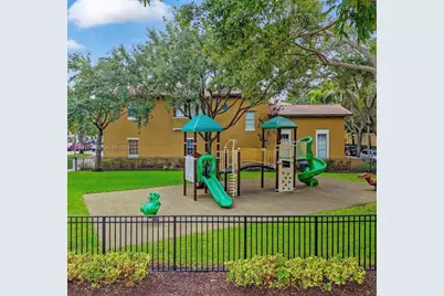 14709 SW 6th St, Pembroke Pines, FL 33027 - Photo 27