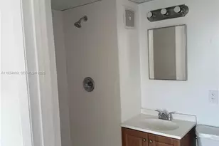 800 Washington Ave, Miami Beach, FL 33139 - Photo 3