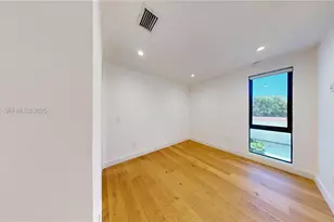 353 NW 50th St, Miami, FL 33127 - Photo 21