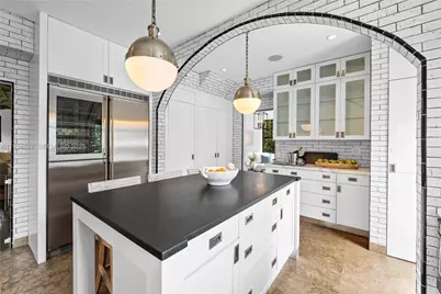 628 NE 59th St, Miami, FL 33137 - Photo 17