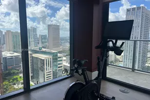 11 NE 6th St, Miami, FL 33132 - Photo 7