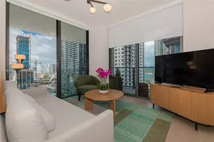 11 NE 6th St, Miami, FL 33132 - Photo 17