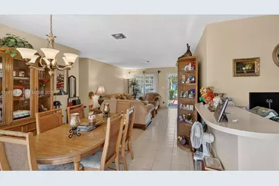 1701 SW 92nd Pl, Miami, FL 33165 - Photo 11