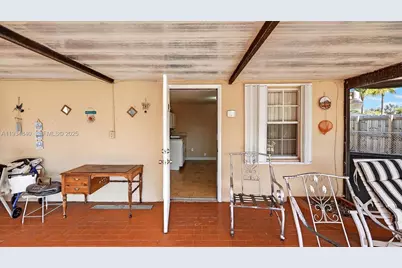 1701 SW 92nd Pl, Miami, FL 33165 - Photo 27