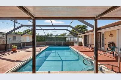 1701 SW 92nd Pl, Miami, FL 33165 - Photo 31