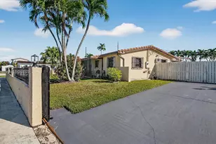 1701 SW 92nd Pl, Miami, FL 33165 - Photo 5