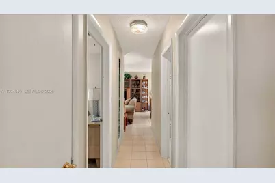 1701 SW 92nd Pl, Miami, FL 33165 - Photo 17