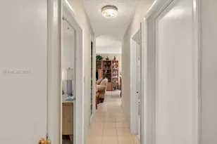 1701 SW 92nd Pl, Miami, FL 33165 - Photo 17