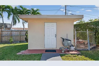 1701 SW 92nd Pl, Miami, FL 33165 - Photo 37