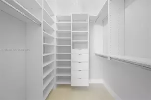 20281 E Country Club Dr, Aventura, FL 33180 - Photo 11