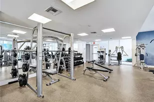 20281 E Country Club Dr, Aventura, FL 33180 - Photo 25