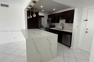 210 Lakeview Dr, Weston, FL 33326 - Photo 3