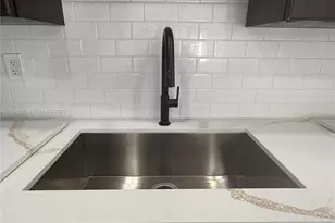 210 Lakeview Dr, Weston, FL 33326 - Photo 7