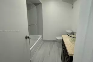 210 Lakeview Dr, Weston, FL 33326 - Photo 17