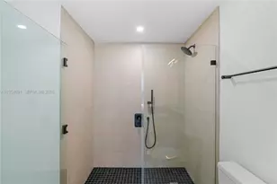 225 N Miami Ave, Miami, FL 33132 - Photo 31