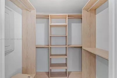 225 N Miami Ave #1405, Miami, FL 33132 - Photo 27