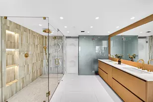 400 South Pointe Dr, Miami Beach, FL 33139 - Photo 17