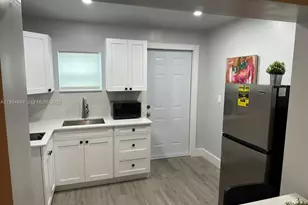 1822 NW 4th St, Miami, FL 33125 - Photo 3