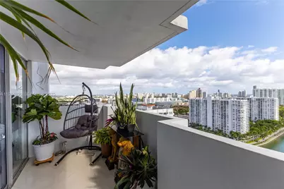 2750 NE 183rd St #2710, Aventura, FL 33160 - Photo 9