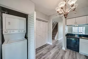 8040 Sanibel Dr, Tamarac, FL 33321 - Photo 7