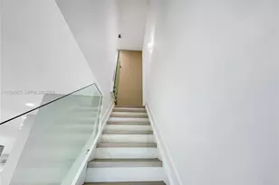 8206 NW 43rd St, Doral, FL 33166 - Photo 7