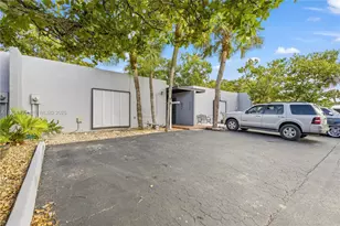 6358 Milk Wagon Ln, Miami Lakes, FL 33014 - Photo 3