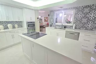 16422 NW 83rd Pl, Miami Lakes, FL 33016 - Photo 7