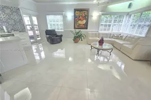 16422 NW 83rd Pl, Miami Lakes, FL 33016 - Photo 9