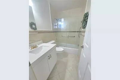 16422 NW 83rd Pl, Miami Lakes, FL 33016 - Photo 39