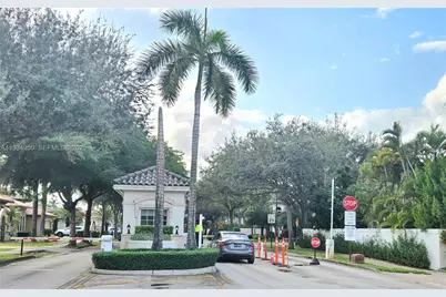 16422 NW 83rd Pl, Miami Lakes, FL 33016 - Photo 61