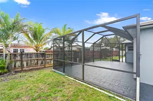 8930 NW 23rd St, Pembroke Pines, FL 33024 - Photo 27