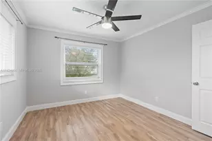 8930 NW 23rd St, Pembroke Pines, FL 33024 - Photo 35