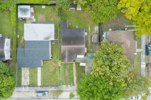 1911 NW 52nd St, Miami, FL 33142 - Photo 43