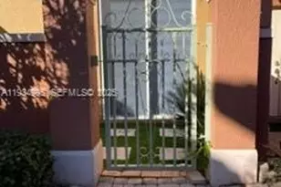 10643 SW 7th St, Pembroke Pines, FL 33025 - Photo 1