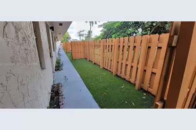 4621 SW 33rd Ave #5, Dania Beach, FL 33312 - Photo 17