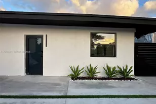 15411 NE 10th Ave, North Miami Beach, FL 33162 - Photo 3