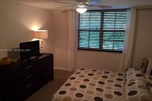 19555 E Country Club Dr, Aventura, FL 33180 - Photo 11